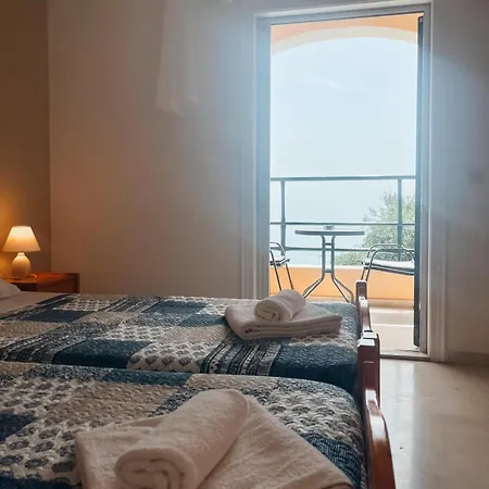 Silent Bay Apartments Katavolos Exterior photo