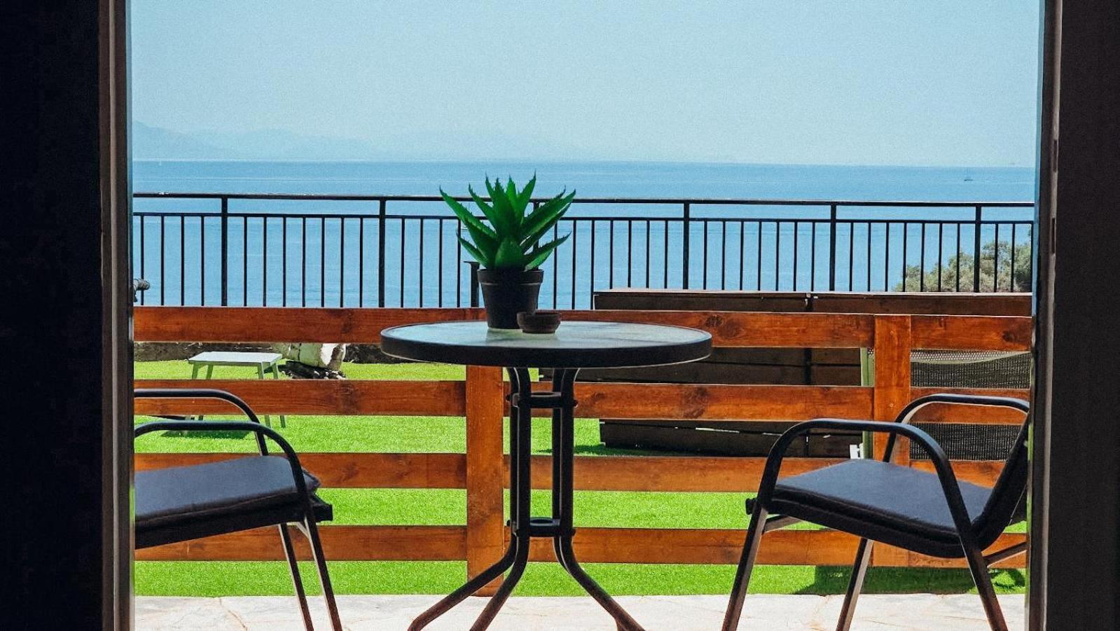 Silent Bay Katavolos